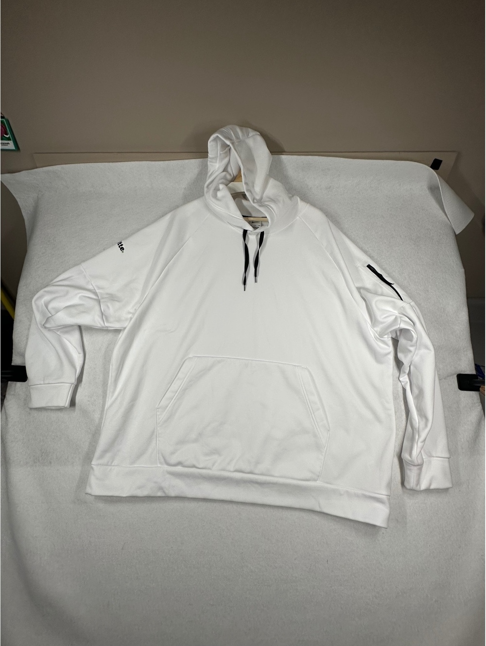 Nike Men's 3XL White Hooded Sweatshirt with Zipper Pocket